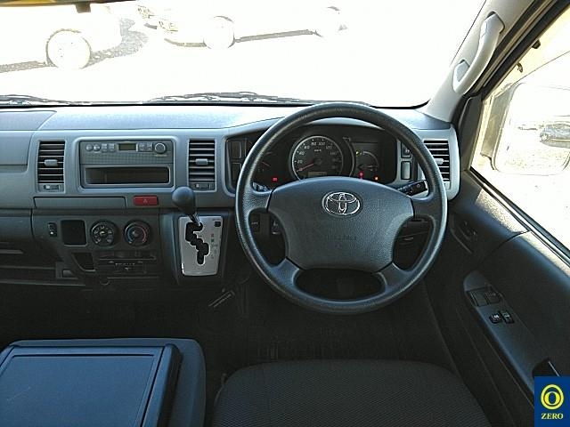 TOYOTA REGIUS ACE