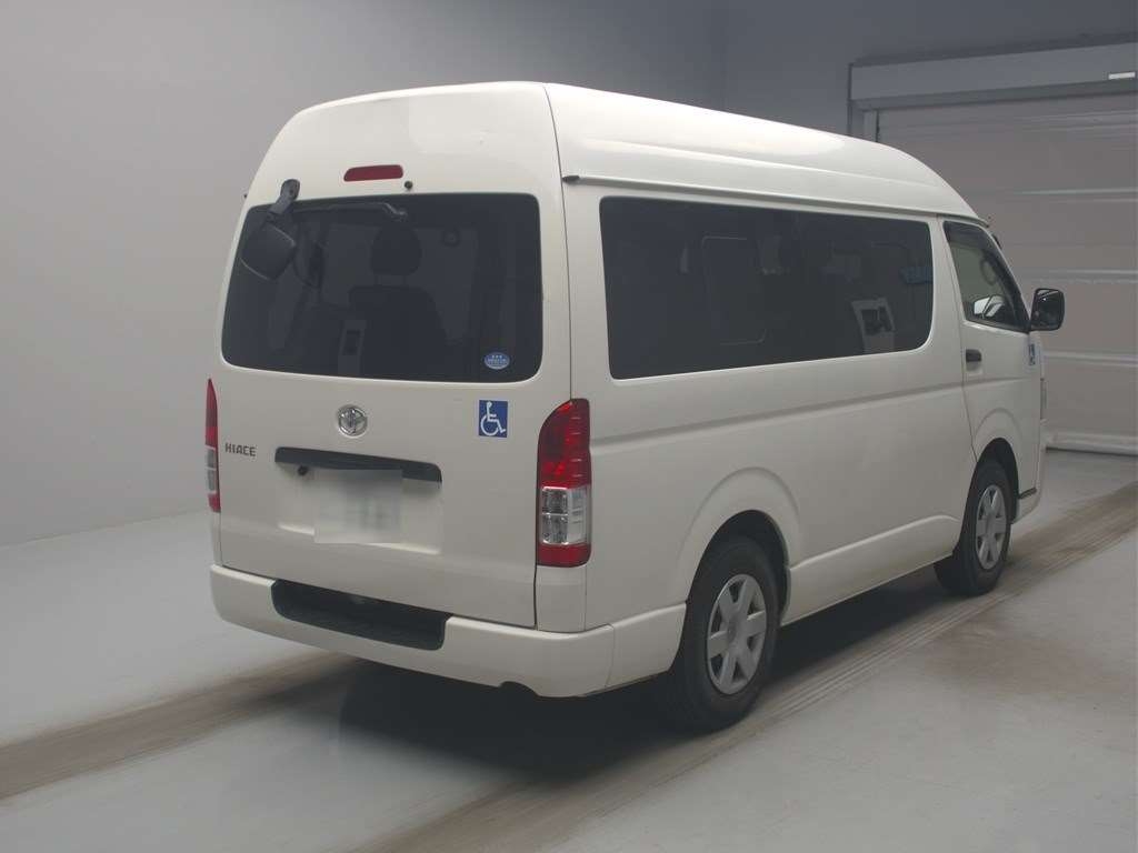 TOYOTA REGIUS ACE