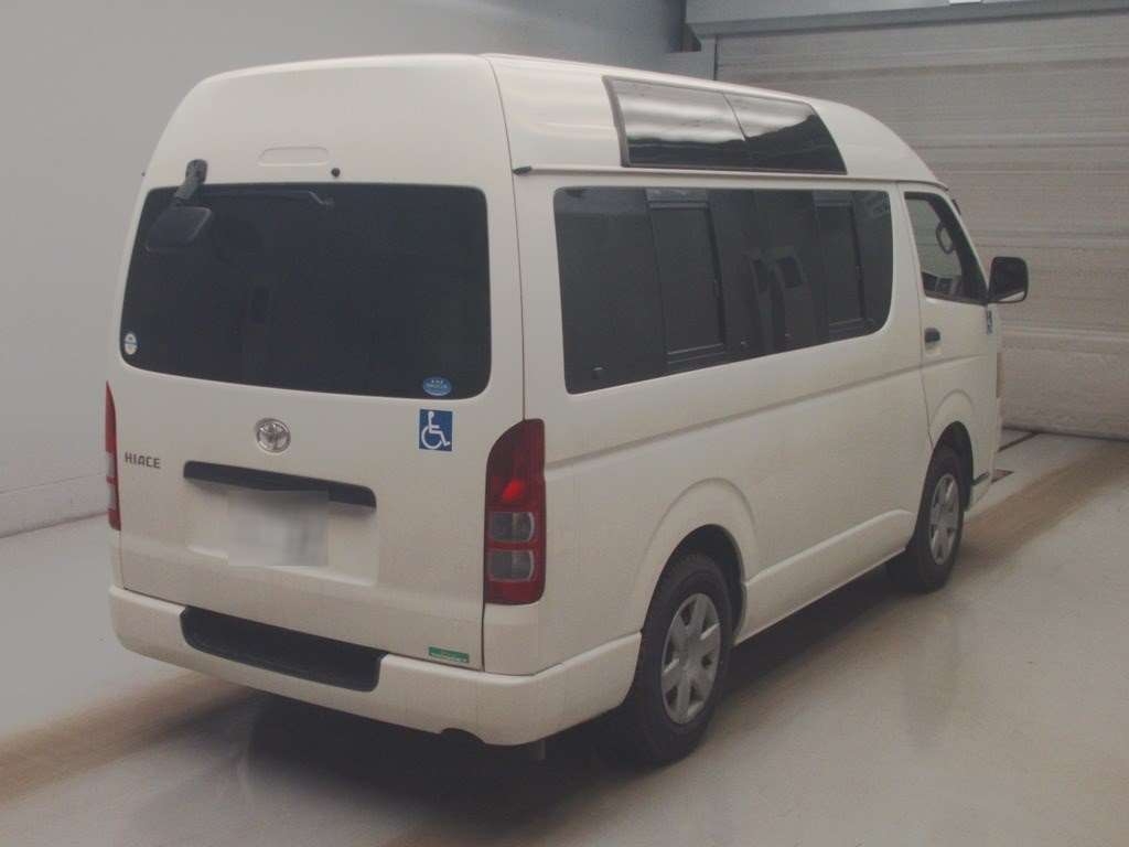 TOYOTA REGIUS ACE