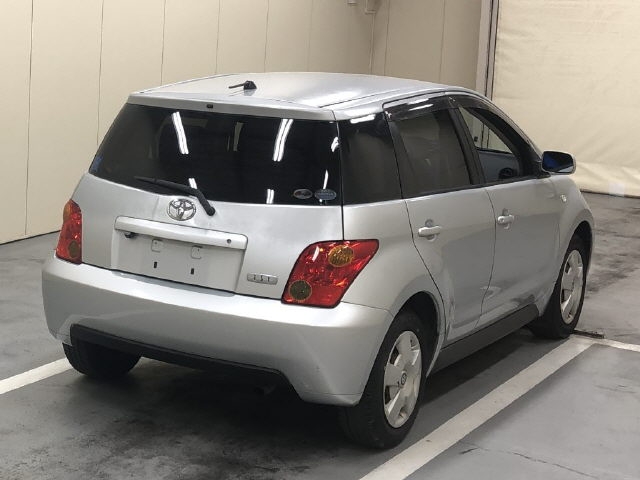 TOYOTA IST