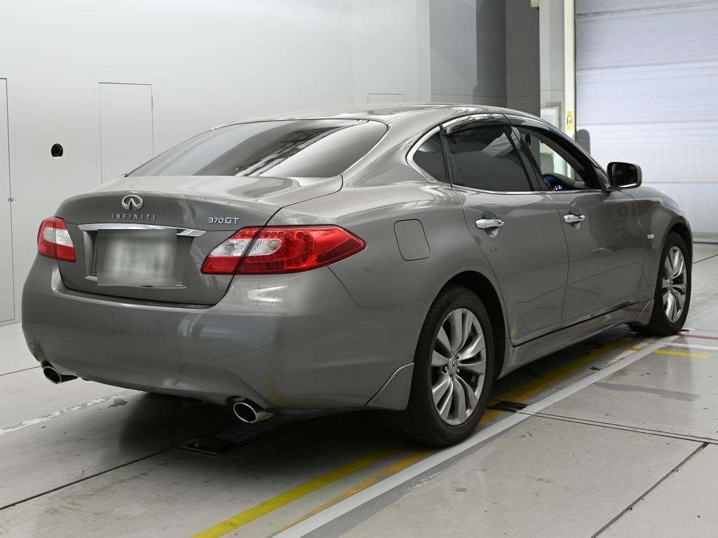 NISSAN FUGA