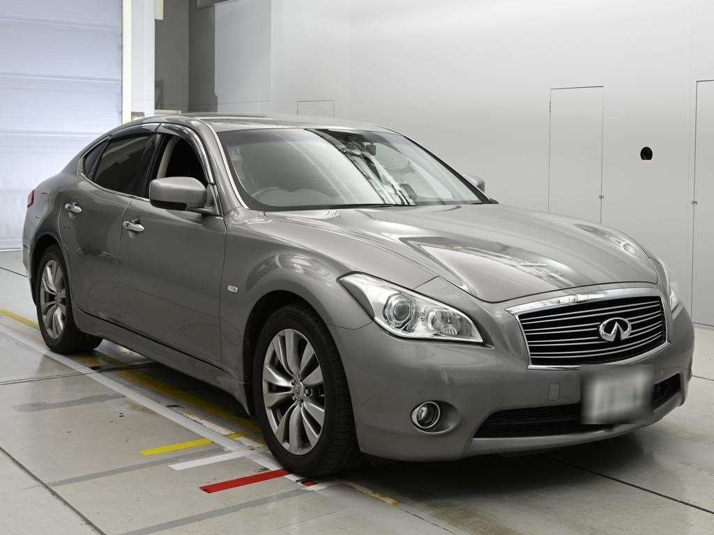 NISSAN FUGA