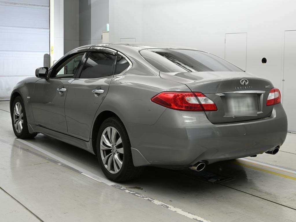 NISSAN FUGA