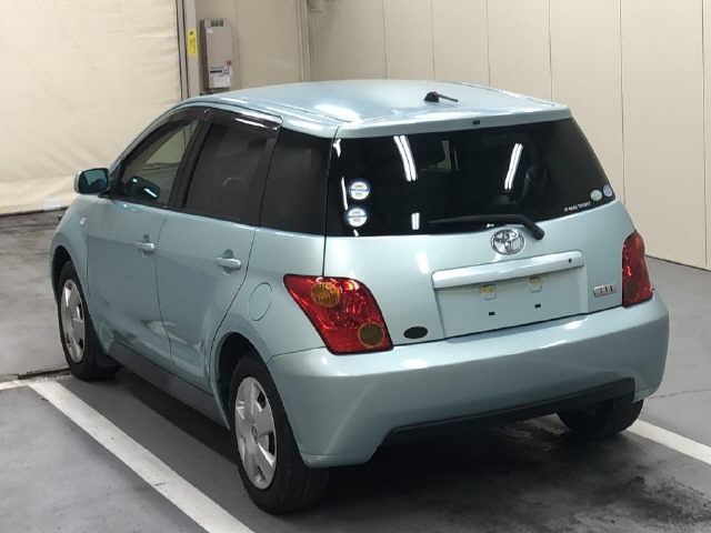 TOYOTA IST