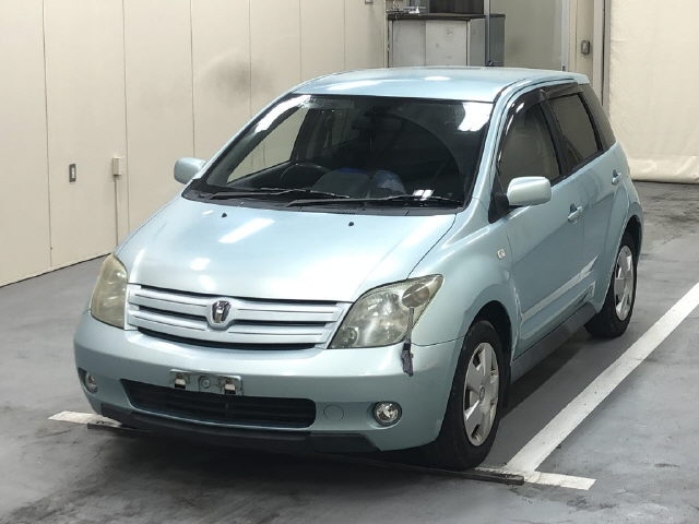 TOYOTA IST