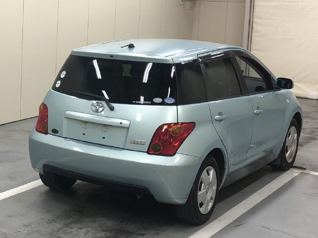 TOYOTA IST