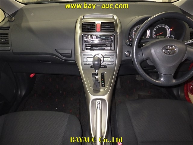 TOYOTA AURIS