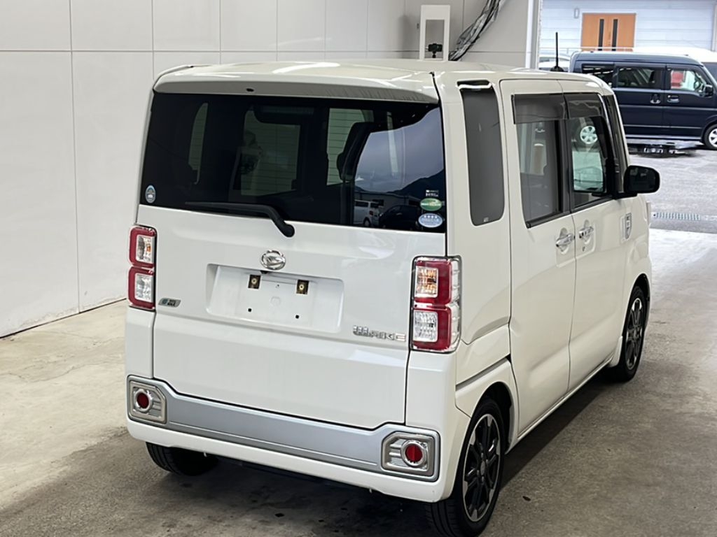 DAIHATSU WAKE