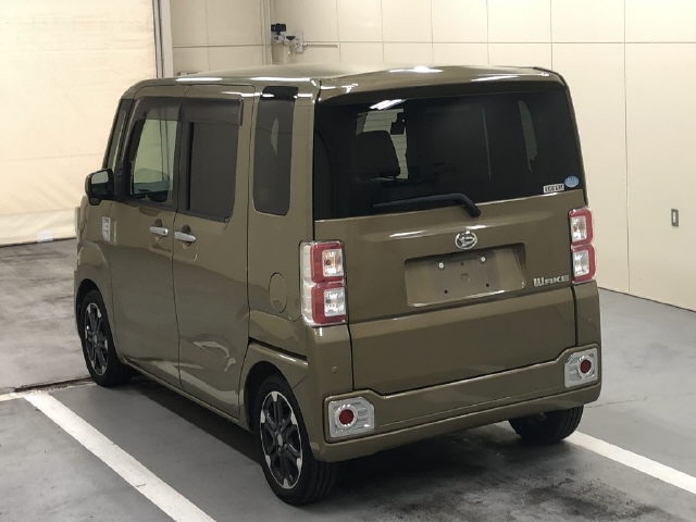 DAIHATSU WAKE