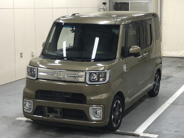 DAIHATSU WAKE