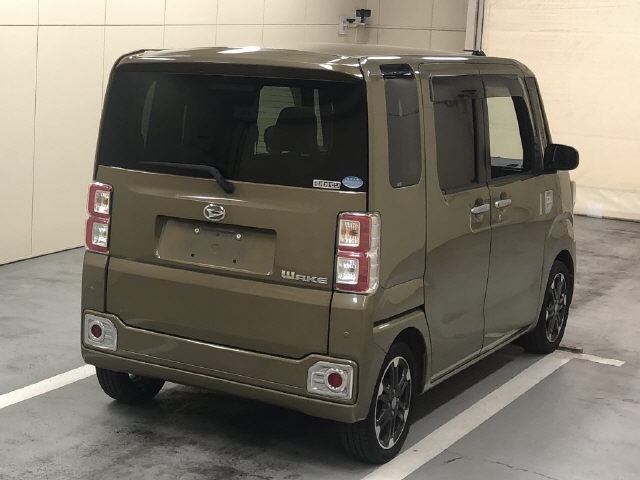 DAIHATSU WAKE