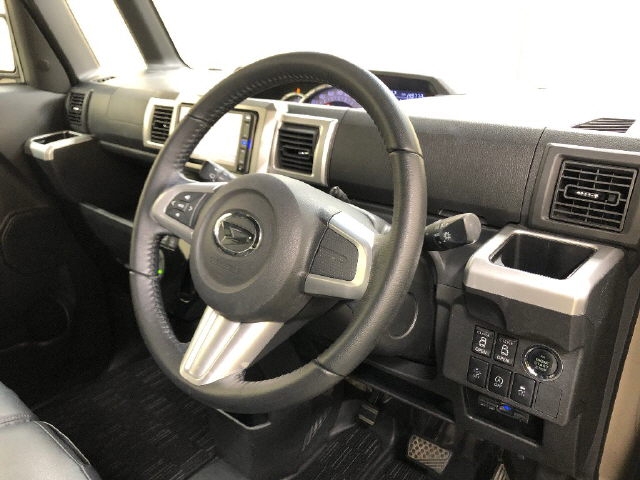 DAIHATSU WAKE