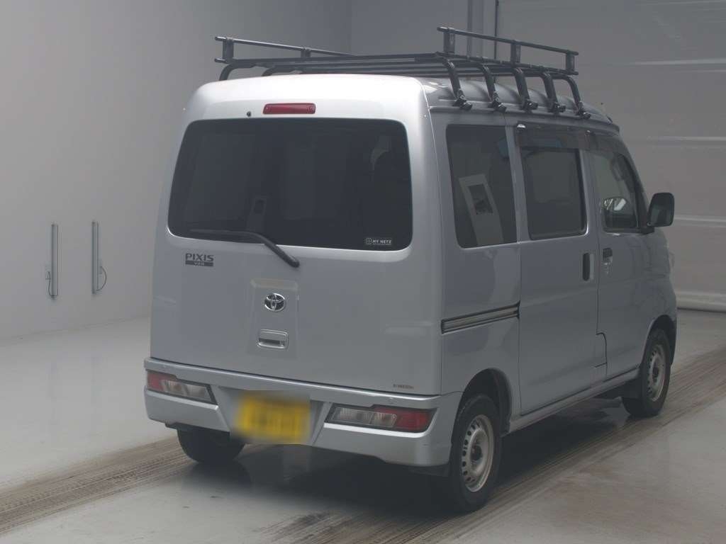 TOYOTA PIXIS VAN