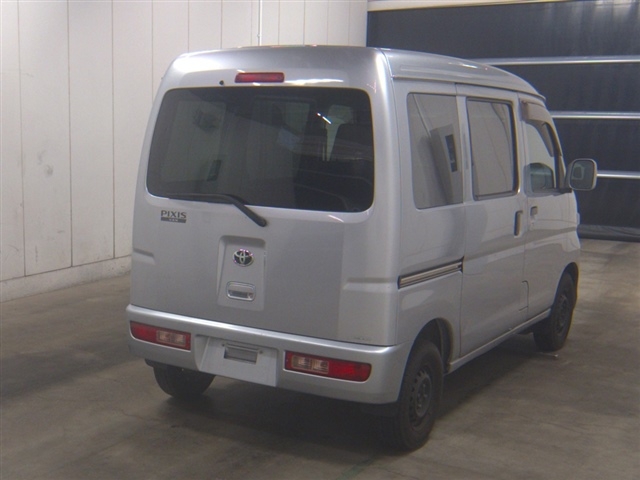 TOYOTA PIXIS VAN