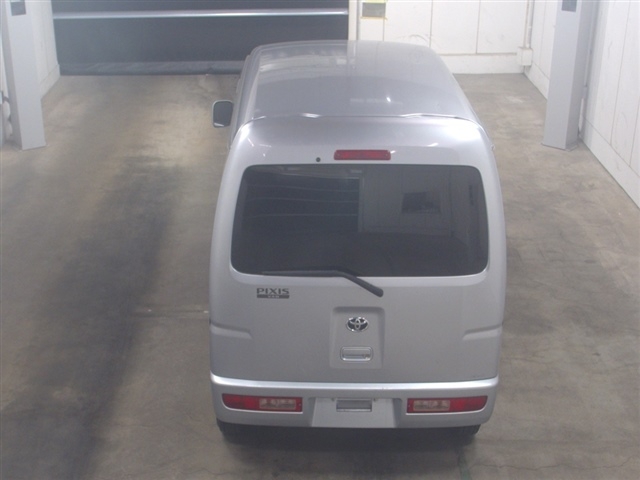 TOYOTA PIXIS VAN