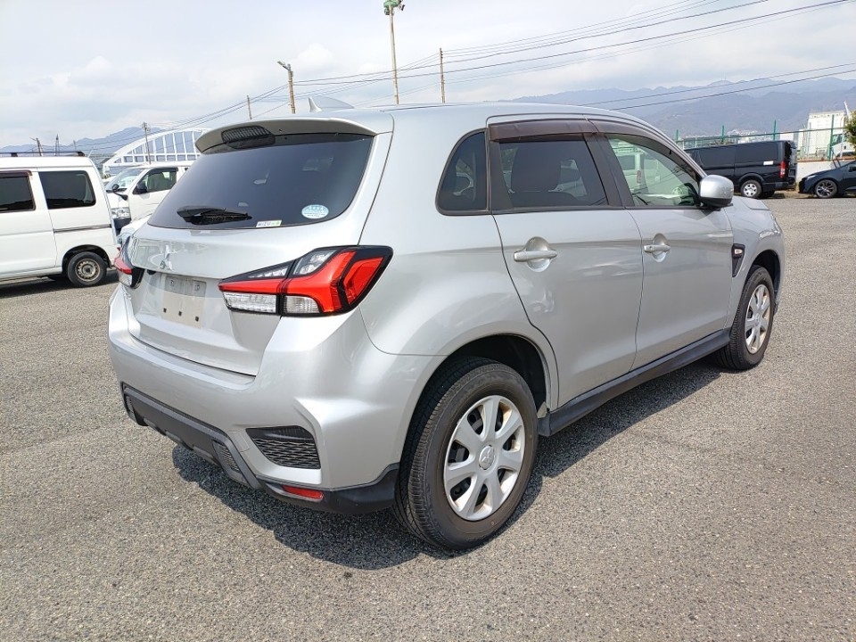 MITSUBISHI RVR