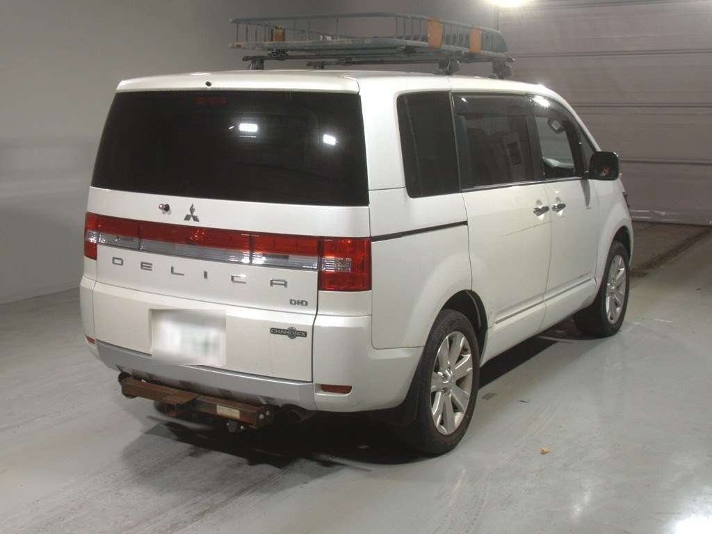MITSUBISHI DELICA D:5