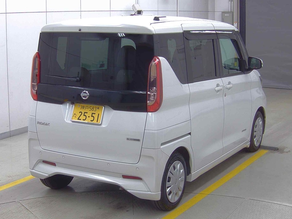 NISSAN ROOX