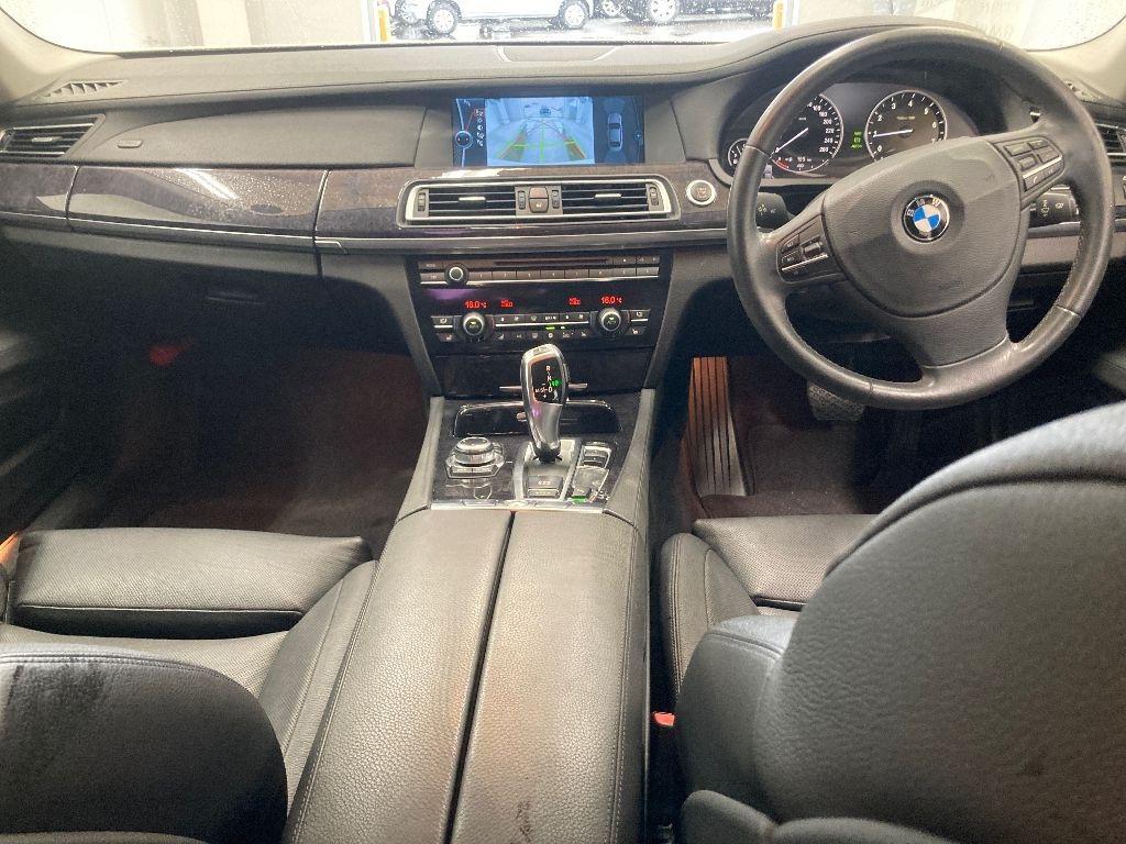 BMW 7-SERIES