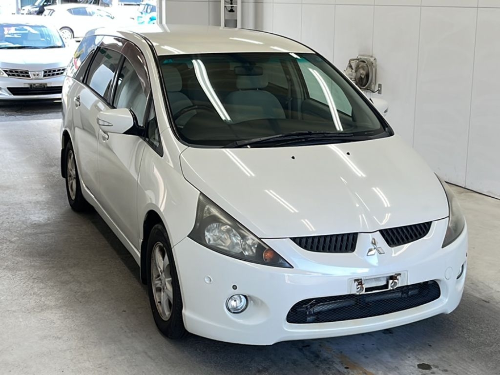MITSUBISHI GRANDIS