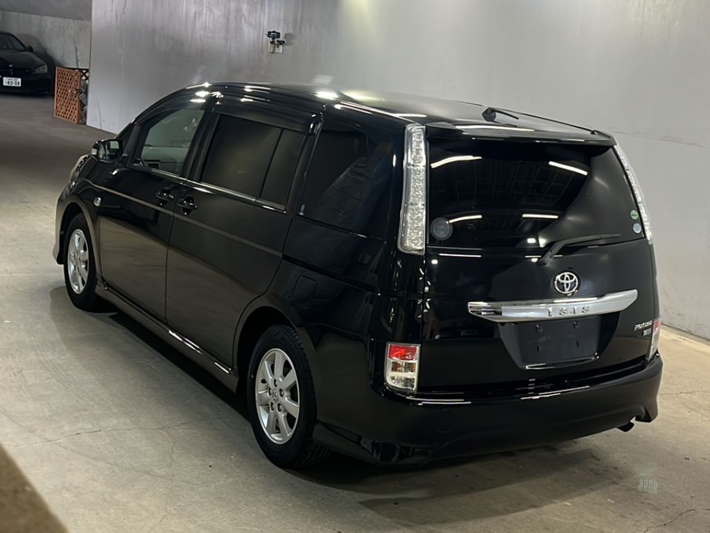 TOYOTA ISIS