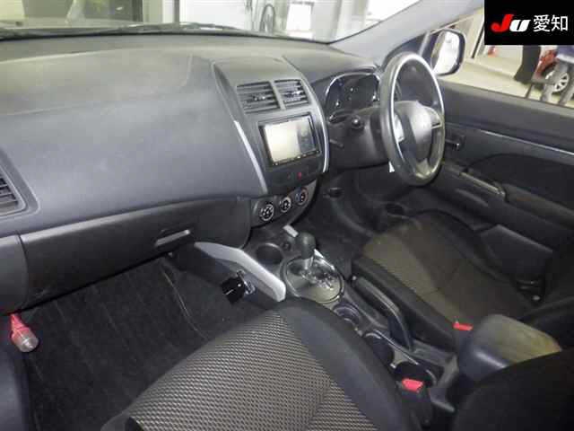 MITSUBISHI RVR