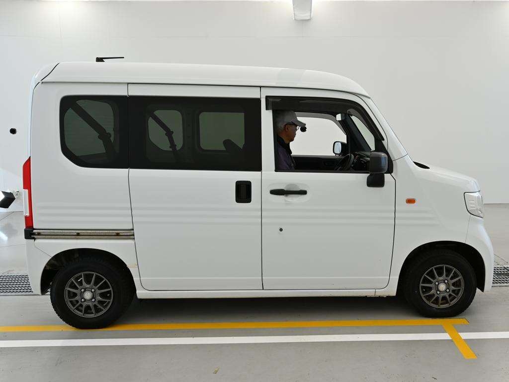HONDA N-VAN