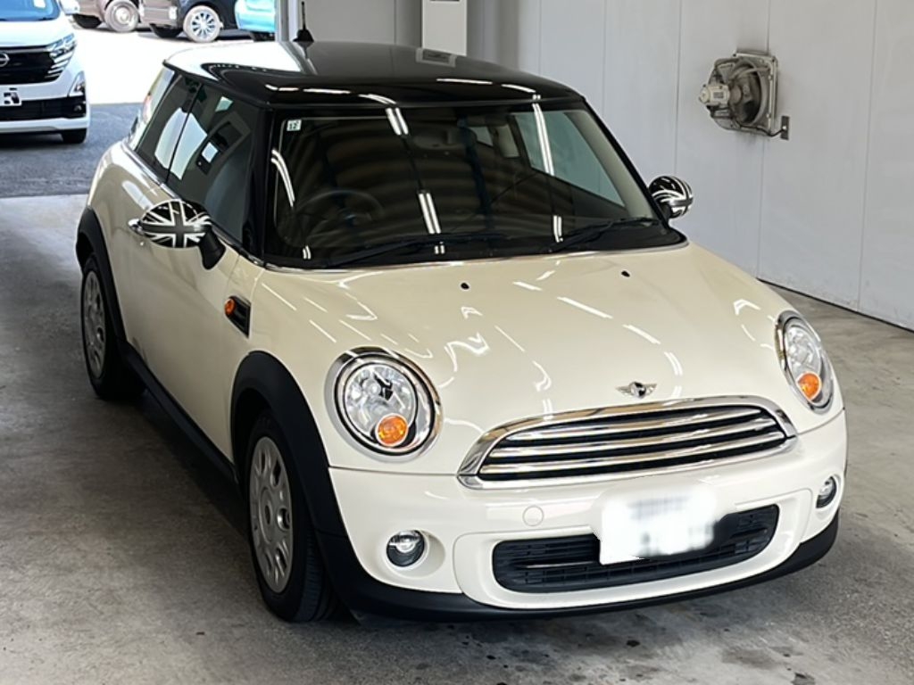MINI HATCH