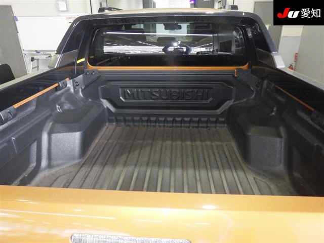 MITSUBISHI TRITON