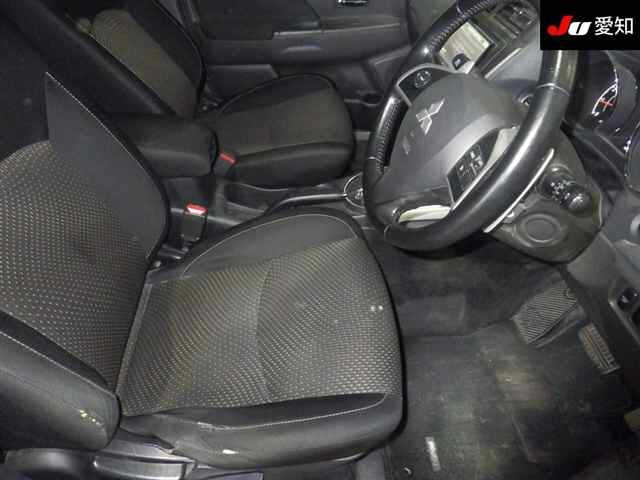 MITSUBISHI RVR
