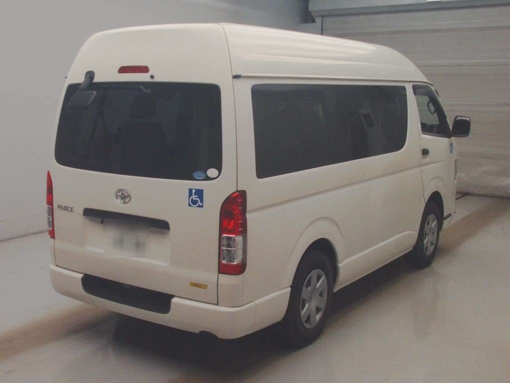 TOYOTA REGIUS ACE