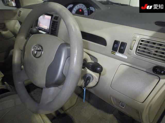 TOYOTA RAUM