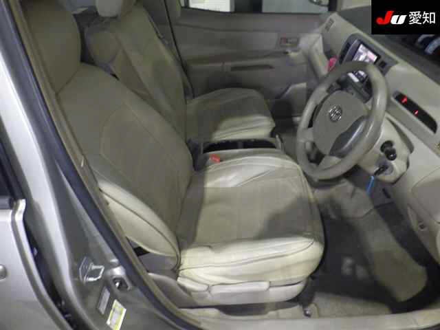 TOYOTA RAUM