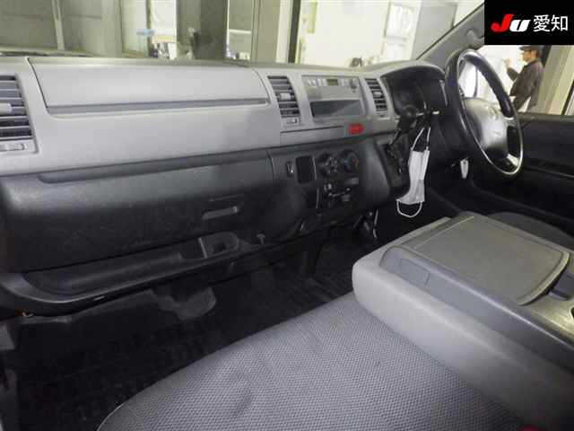 TOYOTA REGIUS ACE