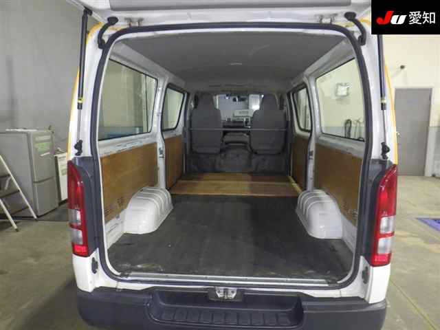 TOYOTA REGIUS ACE