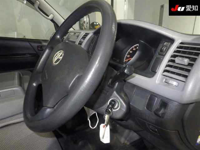 TOYOTA REGIUS ACE