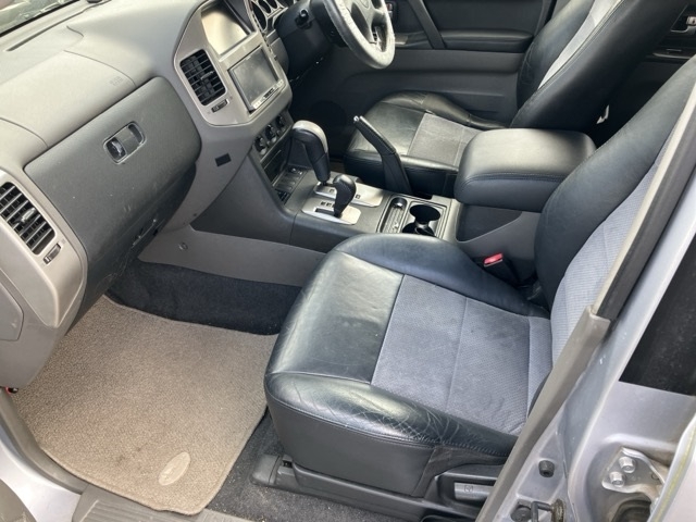 MITSUBISHI PAJERO