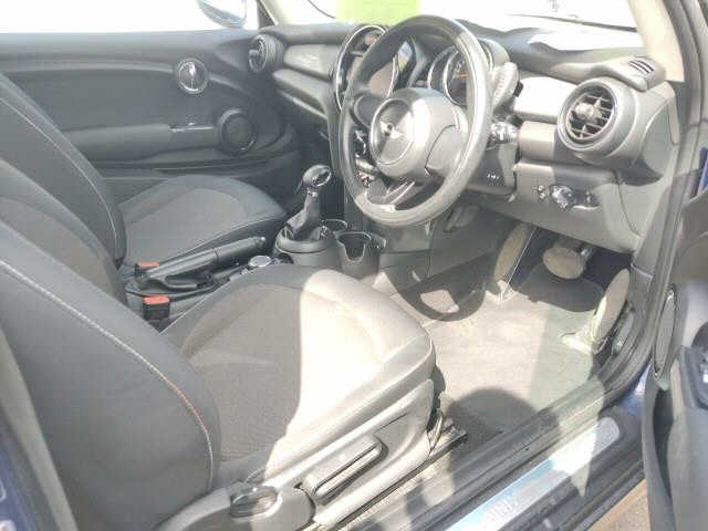 MINI HATCH