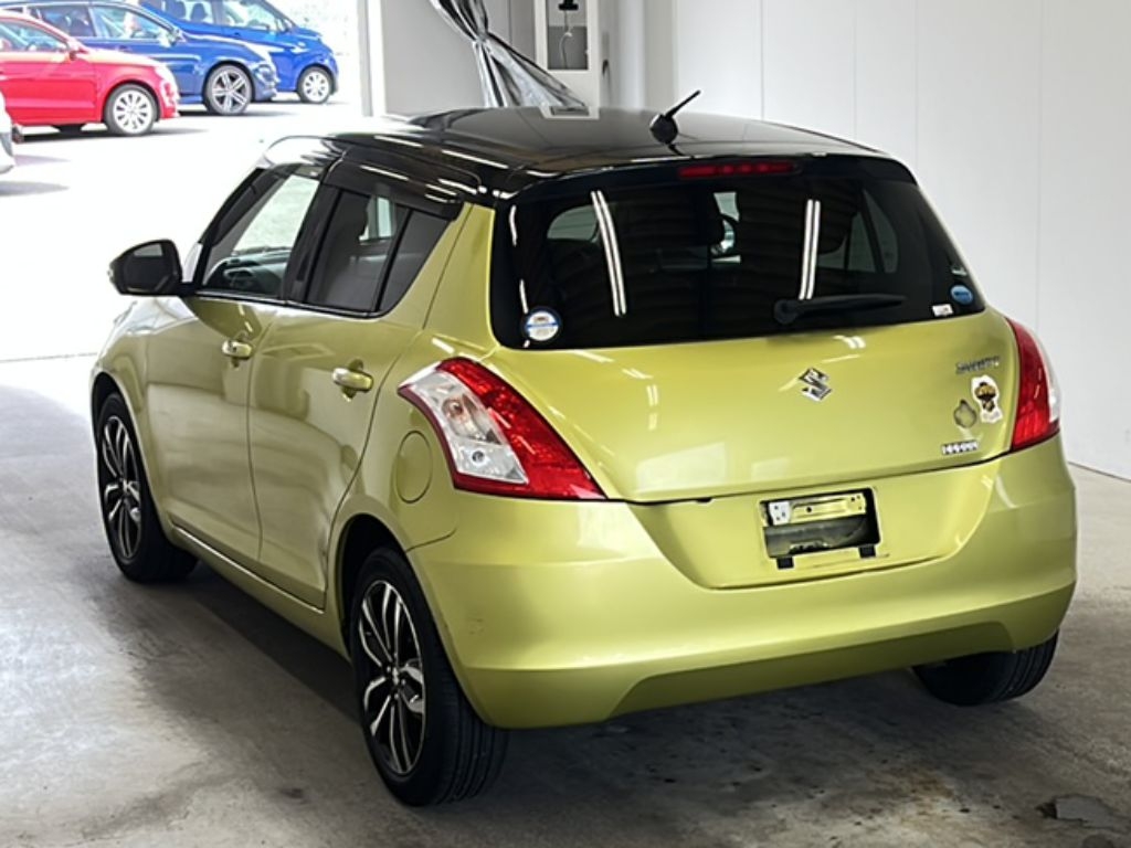 SUZUKI SWIFT