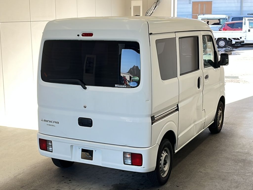 MITSUBISHI MINICAB