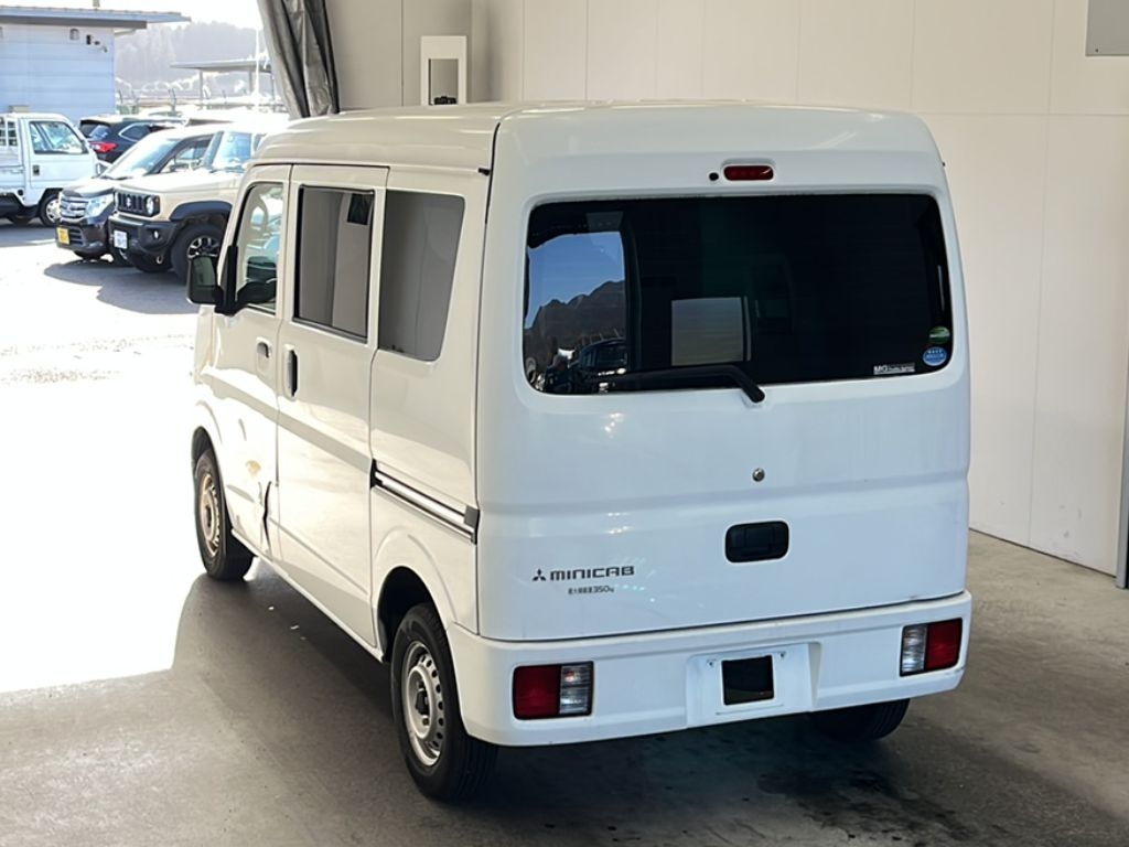 MITSUBISHI MINICAB