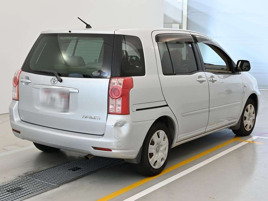 TOYOTA RAUM