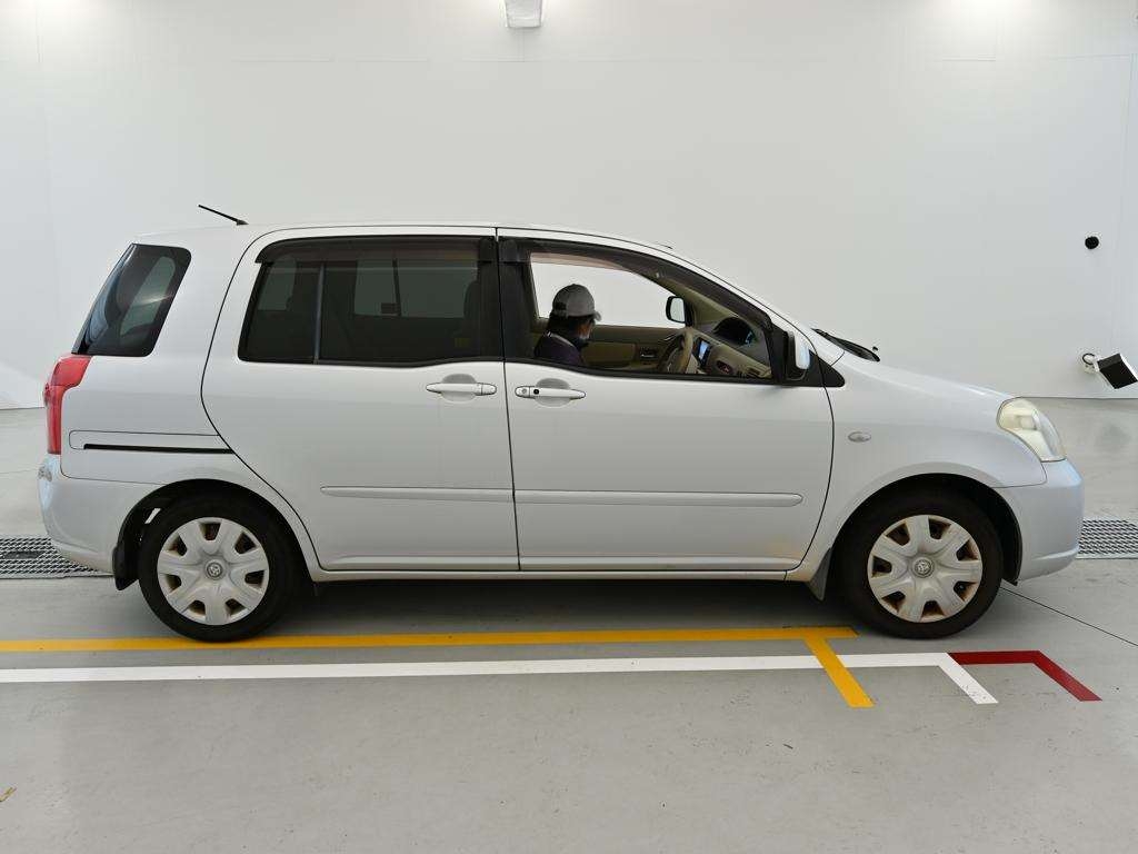 TOYOTA RAUM