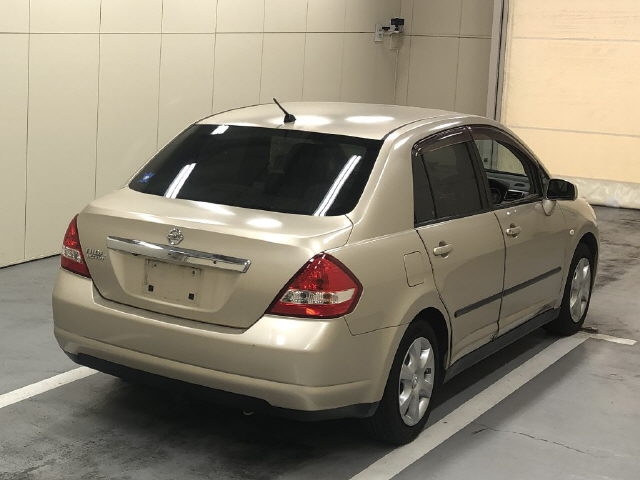 NISSAN TIIDA LATIO