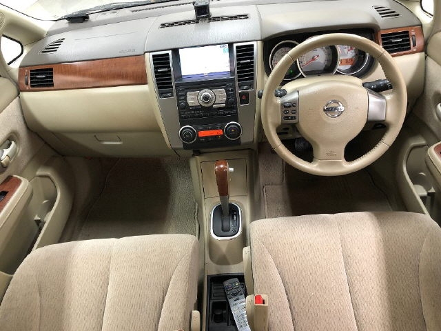 NISSAN TIIDA LATIO