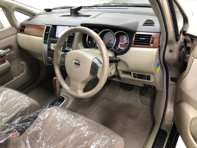 NISSAN TIIDA LATIO
