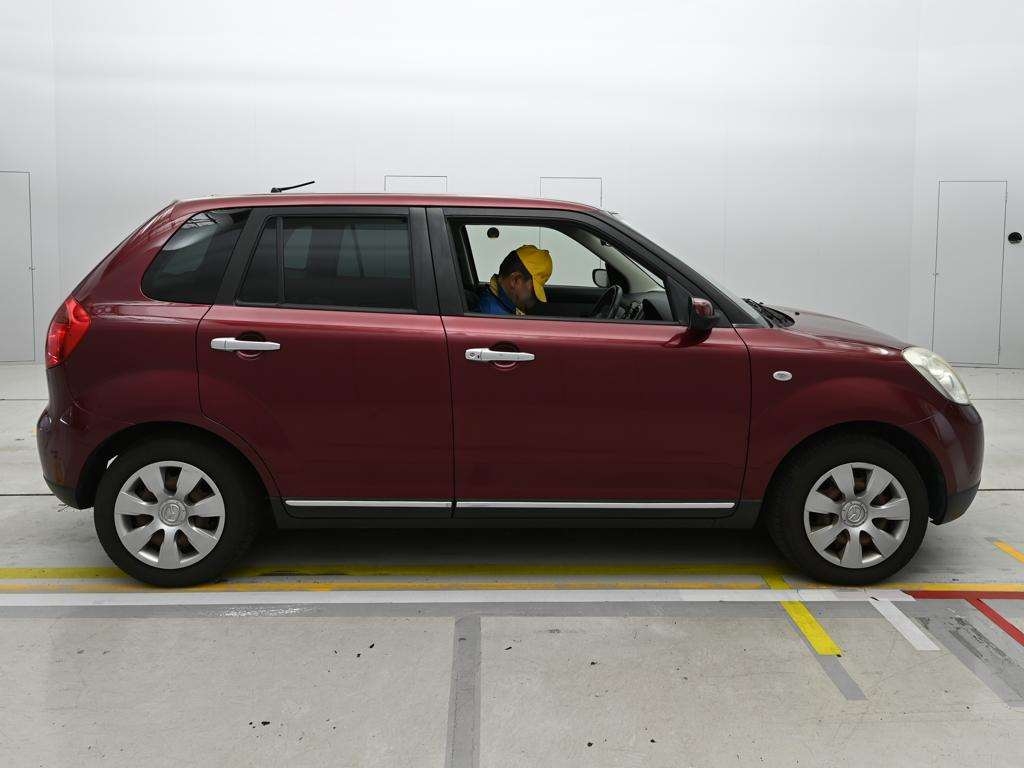 MAZDA VERISA