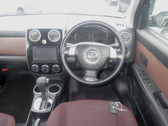 MAZDA VERISA