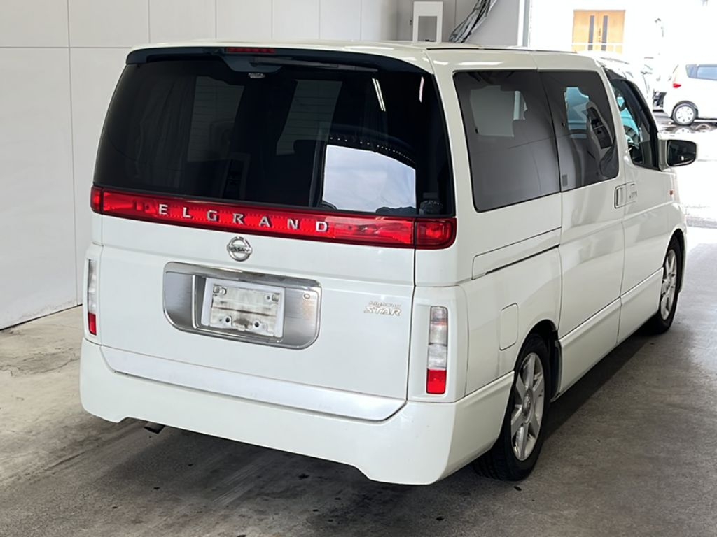 NISSAN ELGRAND
