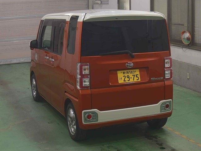 DAIHATSU WAKE